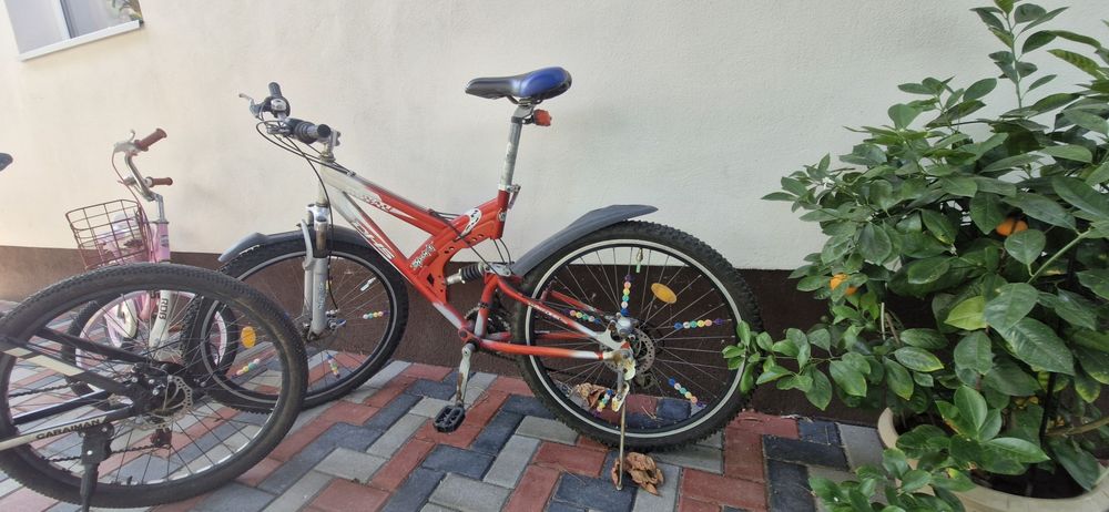 De vanzare 2 biciclete