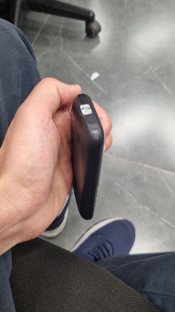 Ajib brendli telefon