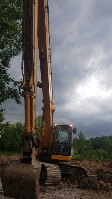 Excavator Liebherr R926 LC Litronic brat lung si Buldoexcav VOLVO BL71