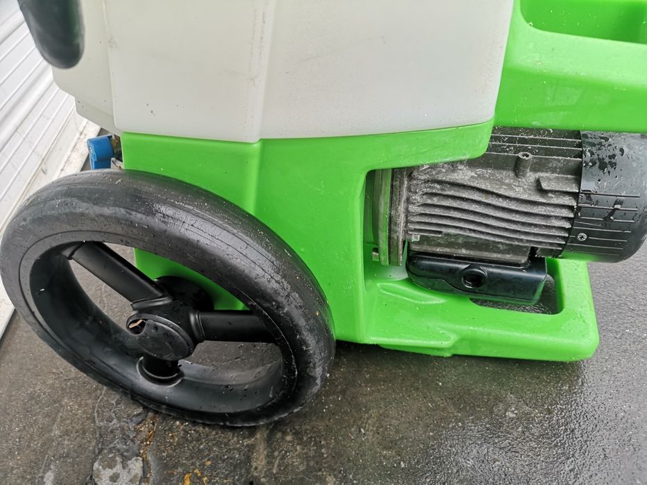 Resol 30L Станция за пълнене на Соларни Система Парно