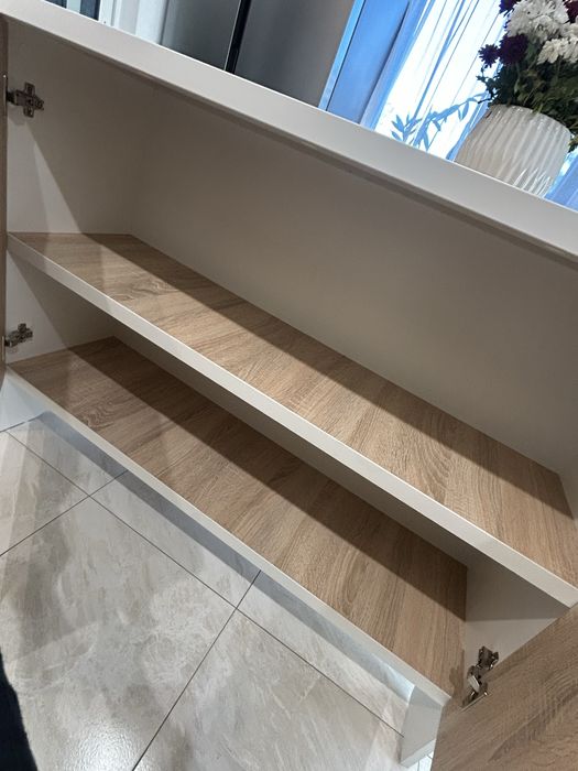 Insula de bucatarie+ 2 scaune