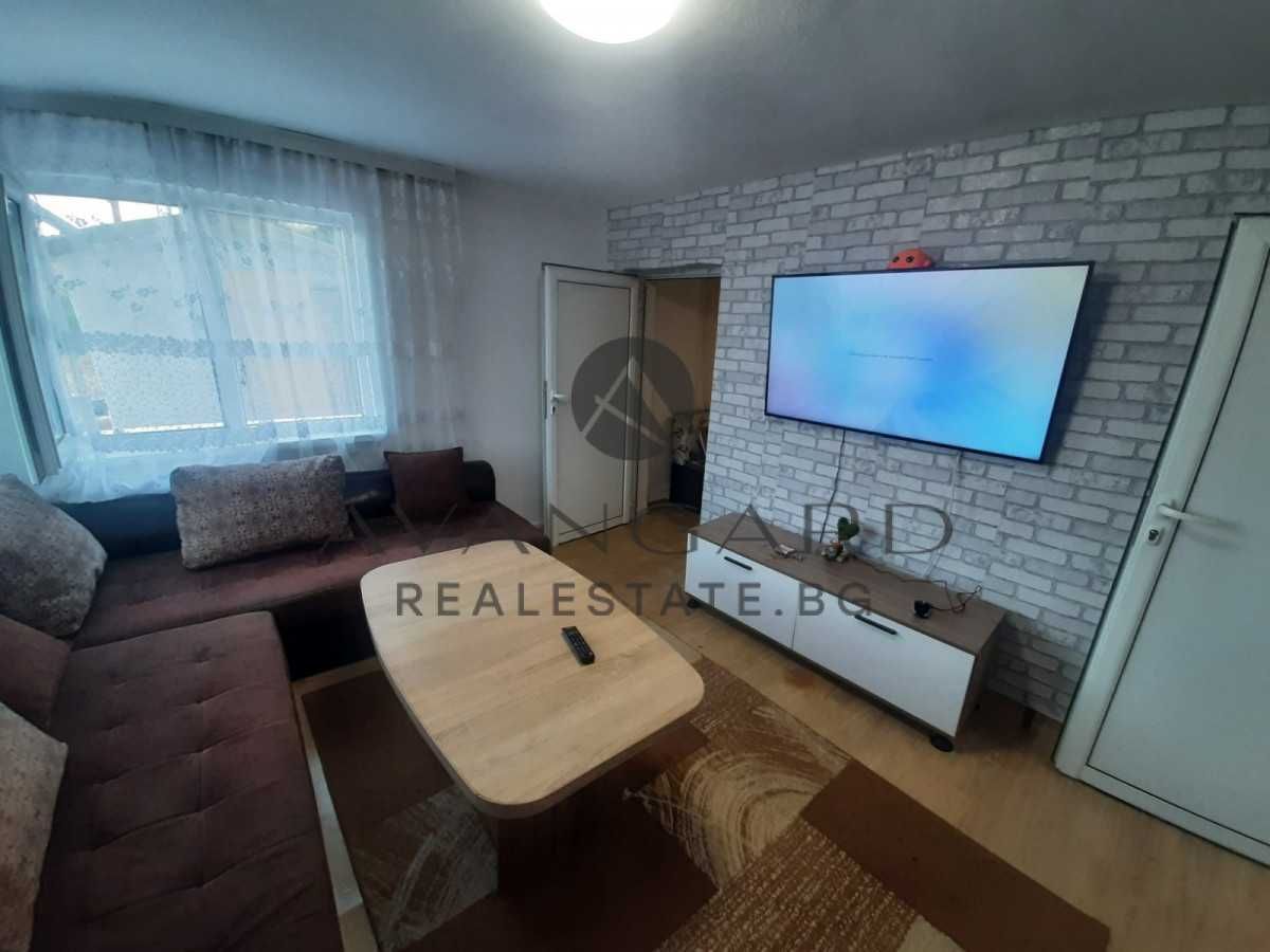 Продава се къща с всичко