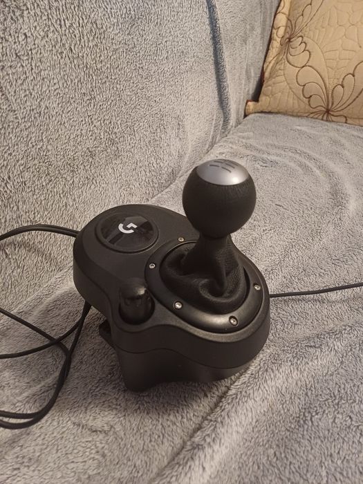 Set Volan Logitech G923 + Shifter + Pedale – Compatibil PS5 / PS4 / PC