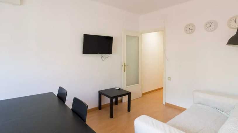 Дава се под наем Четиристаен апартамент в Пловдив, Център - 98 кв.м за 255 € - Снимка #3