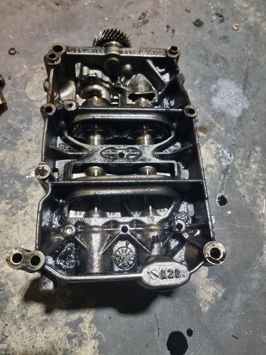 Pompa ulei motor audi q5 03L103535V