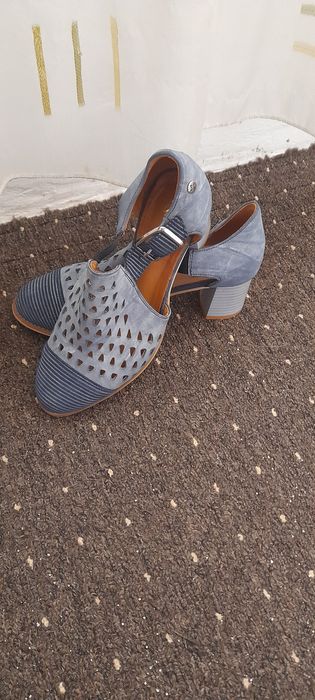 TTransport  gratuit, pantofi piele stare buna