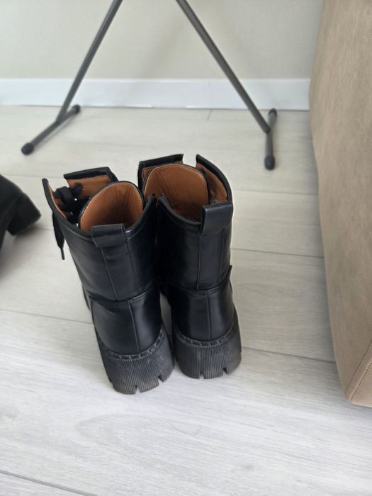 Сапог и ботинка почти новая