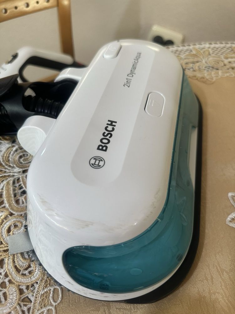 Вертикална Прахосмукачка Bosch Unlimited Aqua 7
