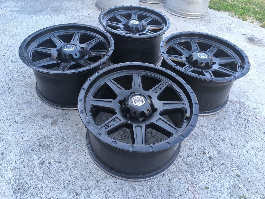 Mickey Thompson Pro 2 17 цола за Land Cruiser 6х139.7