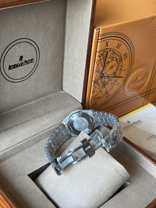 Audemars Piguet Royal Oak Blue 33 mm Quartz - дамски модел