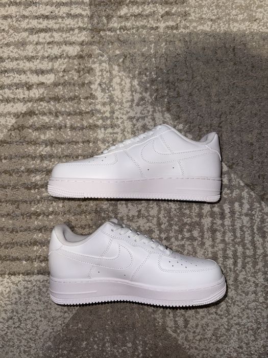 Nike Air Force 1 07' Albi Noi în Cutie Marimea 42