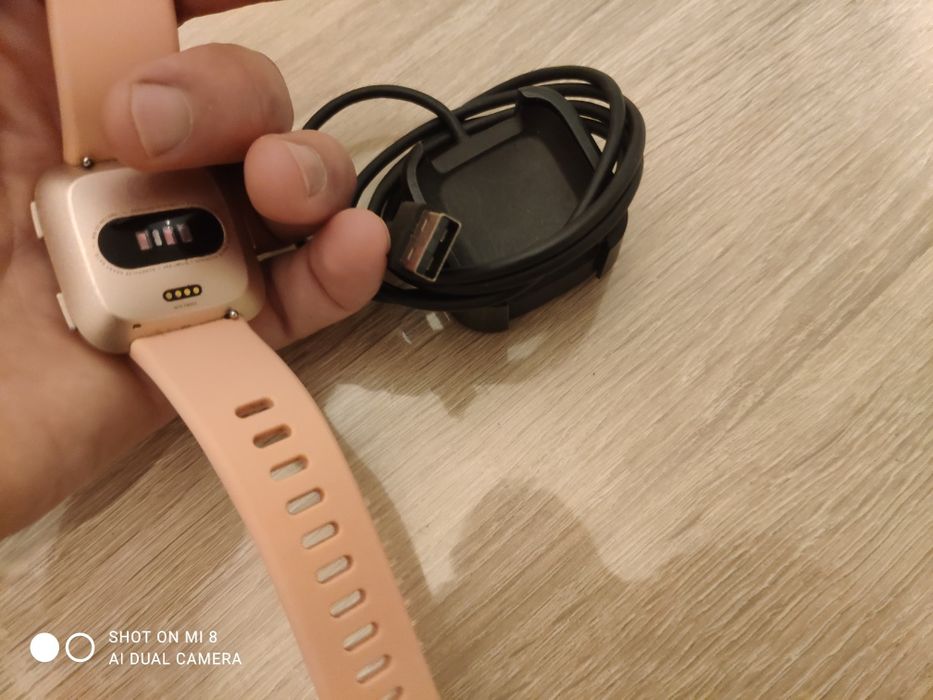 Fitbit Versa 1 Fitbit Versa Lite Smartwatch