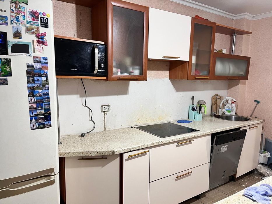 Продам кухню б/у в хорошем состоянии, качественная ,заводского произво