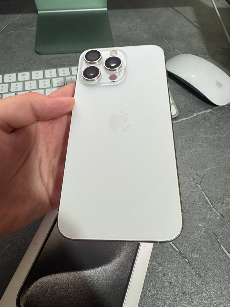 Iphone 15 pro max HX/A