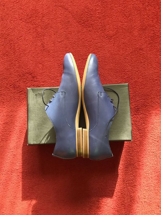 Продажба на нови дамски обувки