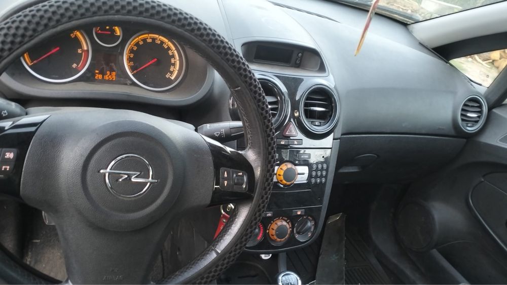 Vand Opel Corsa D-2010 ,nu este pentru pretentiosi !