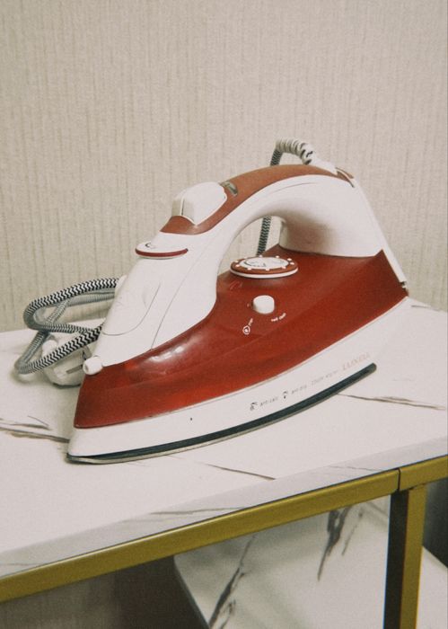 Продаю утюг компании Luxell