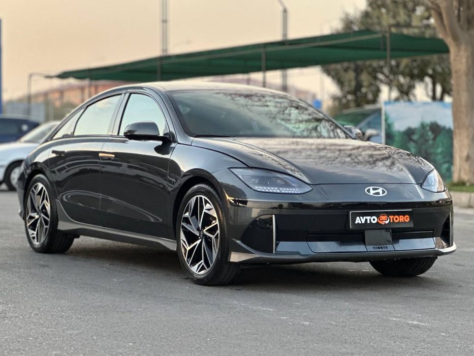 Hyunday ioneq 6 srochna sotiladi