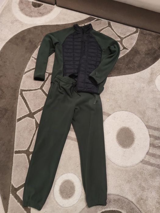 Продам спортивный костюм