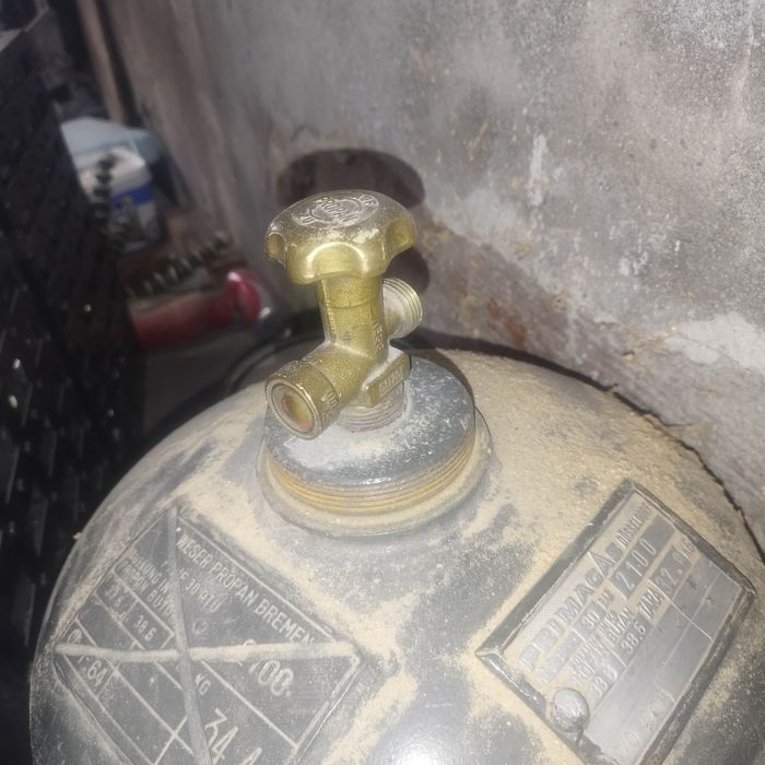 Газова бутилка 33 кг. 80 литра