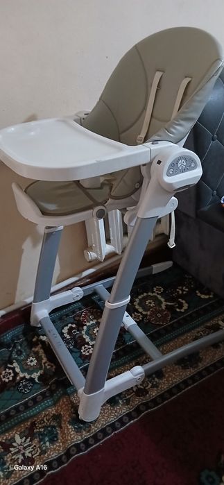 Стул для кормление.