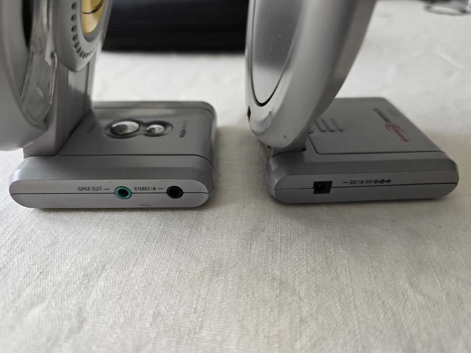 Set boxe portabile stereo, cu gentuță - alimentare baterii sau adaptor