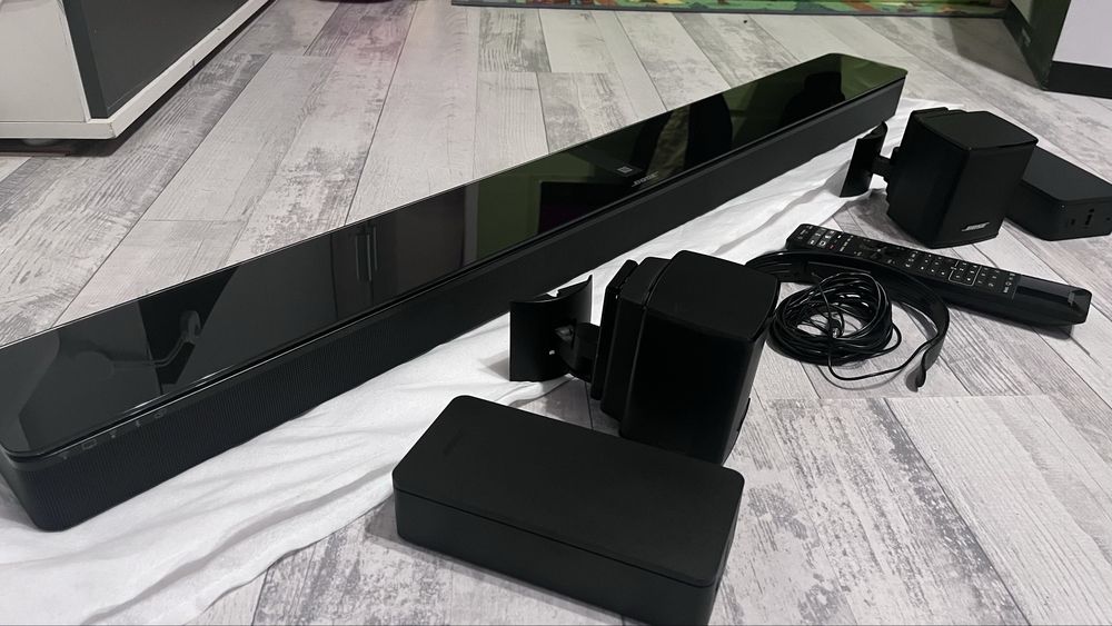 Bose Smart Soundbar + Bose Souround Speakers