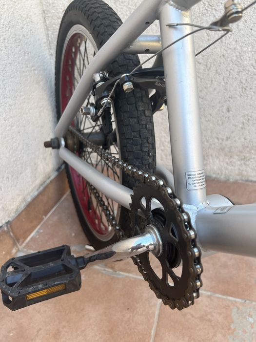 Vând bicicletă BMX DHS