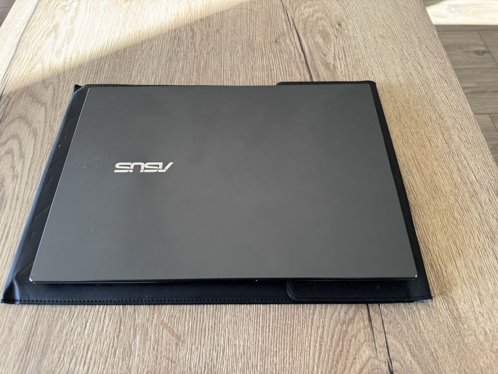 Asus ZenBook 14X Oled UX5400E