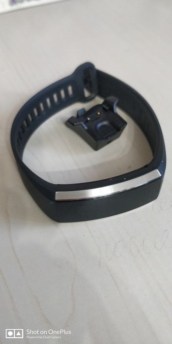 Продам фитнес браслет Huawei Band pro
