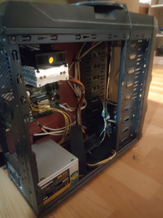 Системный блок с монитором
