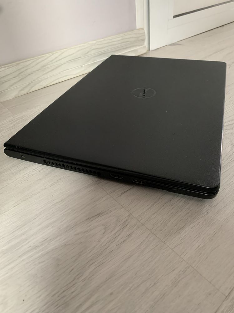 Отличен Лаптоп DELL