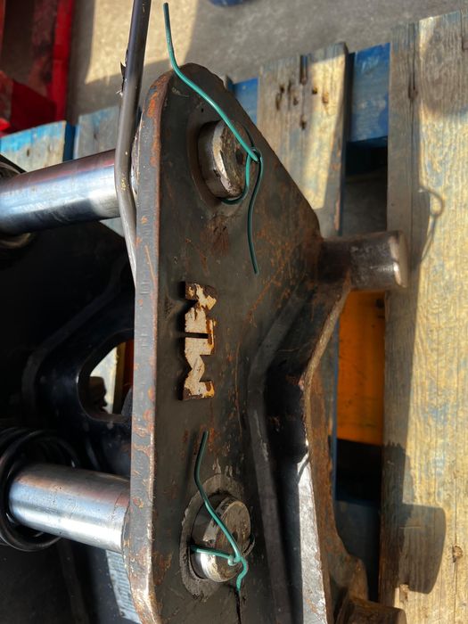 Cuplă hidraulica rapidă CAT/VOLVO/JCB 5tone