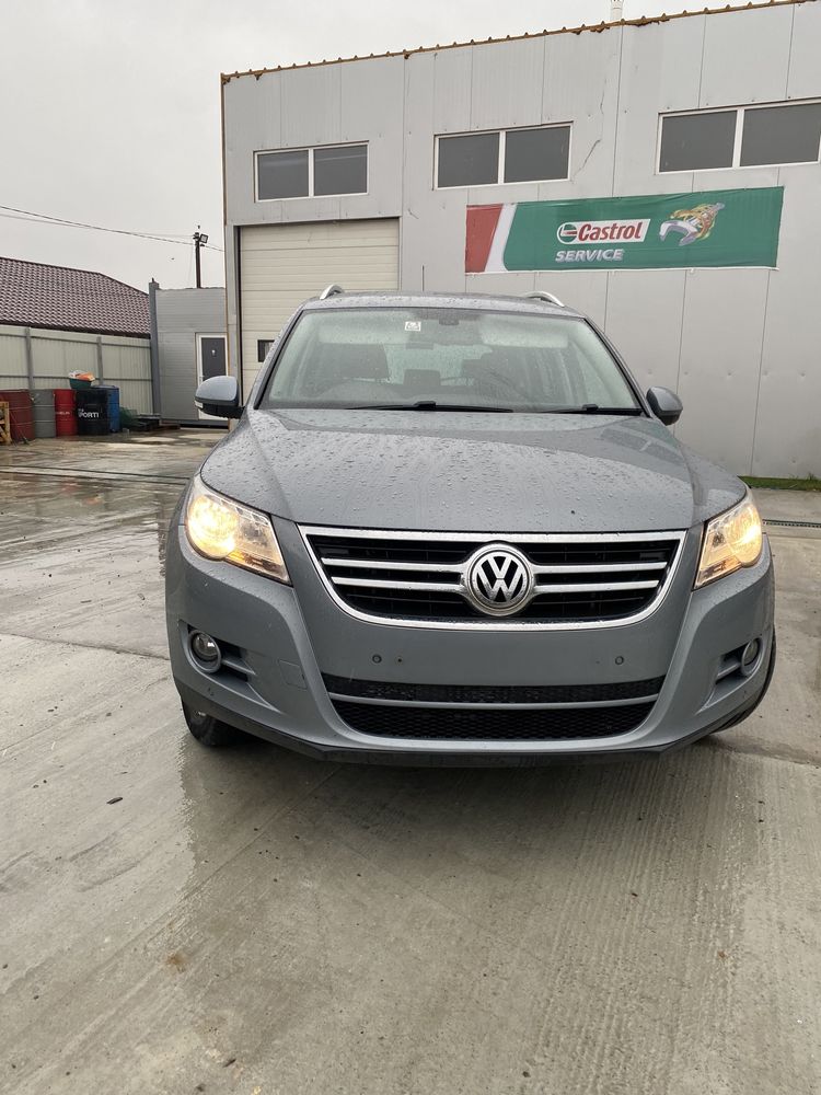 Dezmembrez Vw tiguan 5n 2.0 TDI