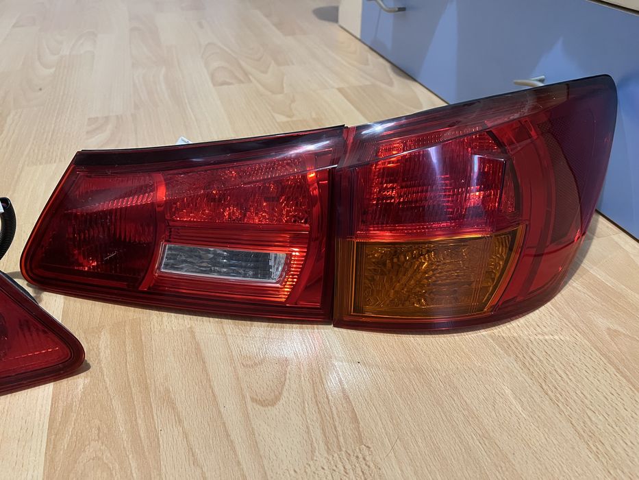 Lexus IS 220/250 стопове преди фейс