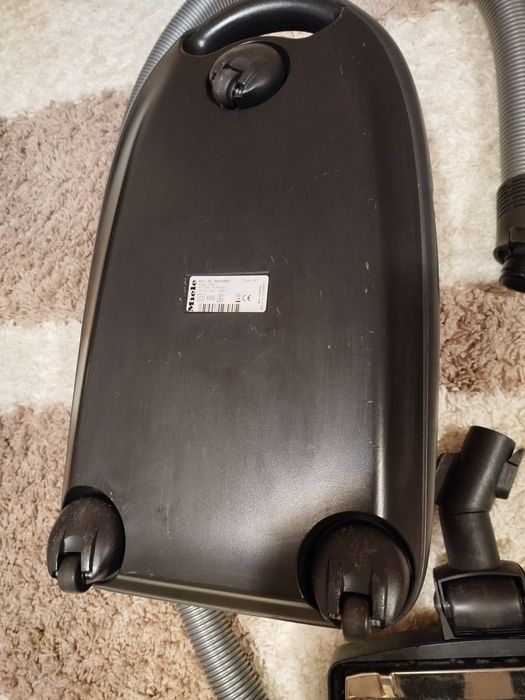 Прахосмукачка Miele s5