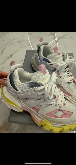 Balenciaga track