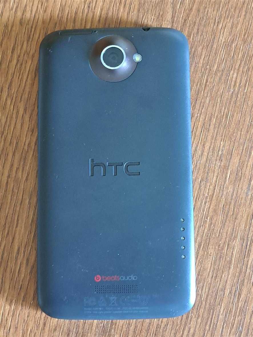 Smartphone HTC one, blocat in Orange