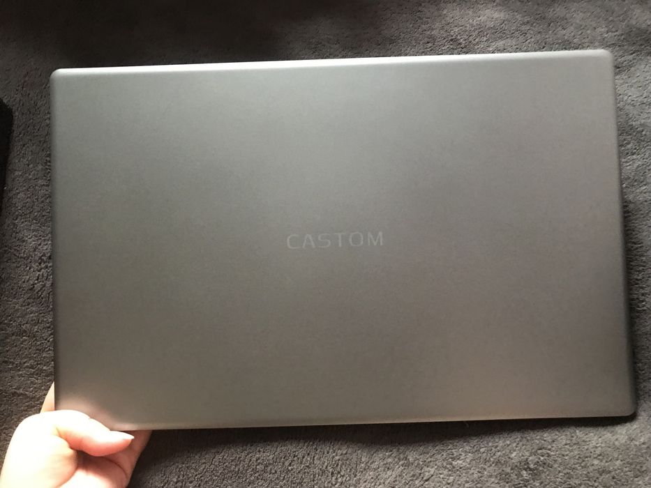 Игровой ноутбук Castom