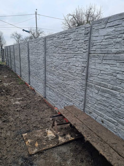 Gard din placi de beton