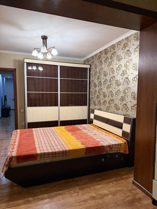 Срочно Аренда 3 комнаты 4 этаж 400$ Микрорайон