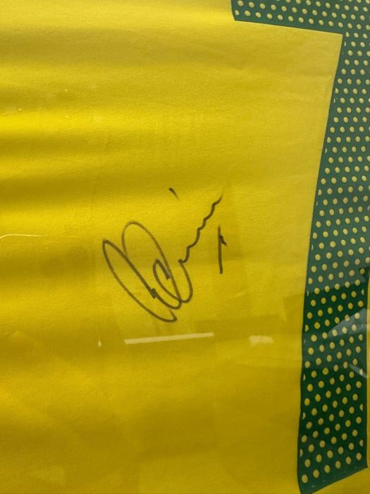 Tricou semnat + rama Adriano Brazilia