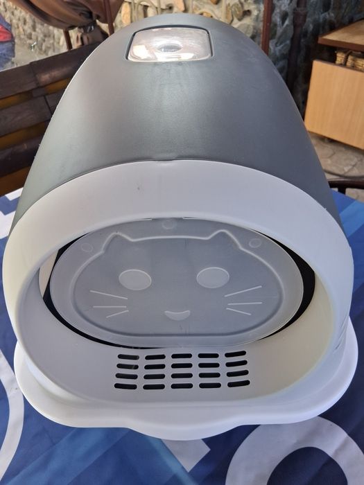 Котешка тоалетна