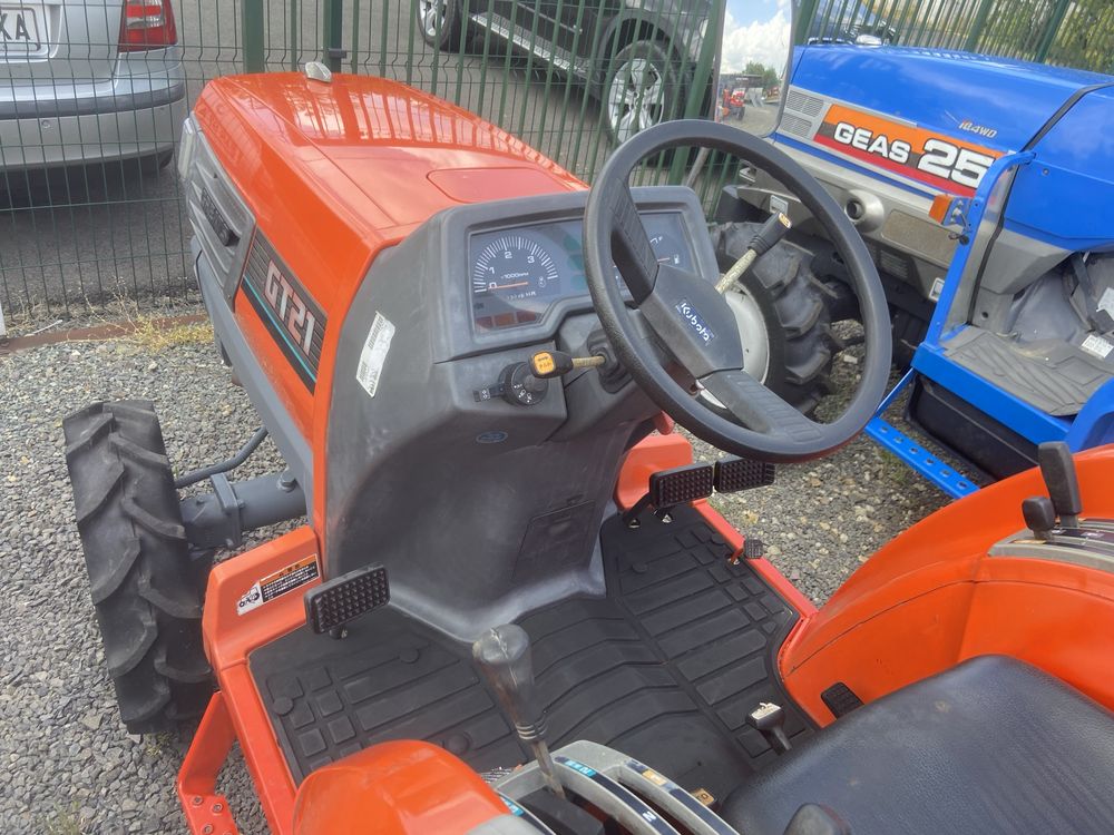 Tractor japonez Kubota GT21, 4x4, 21cp + freza