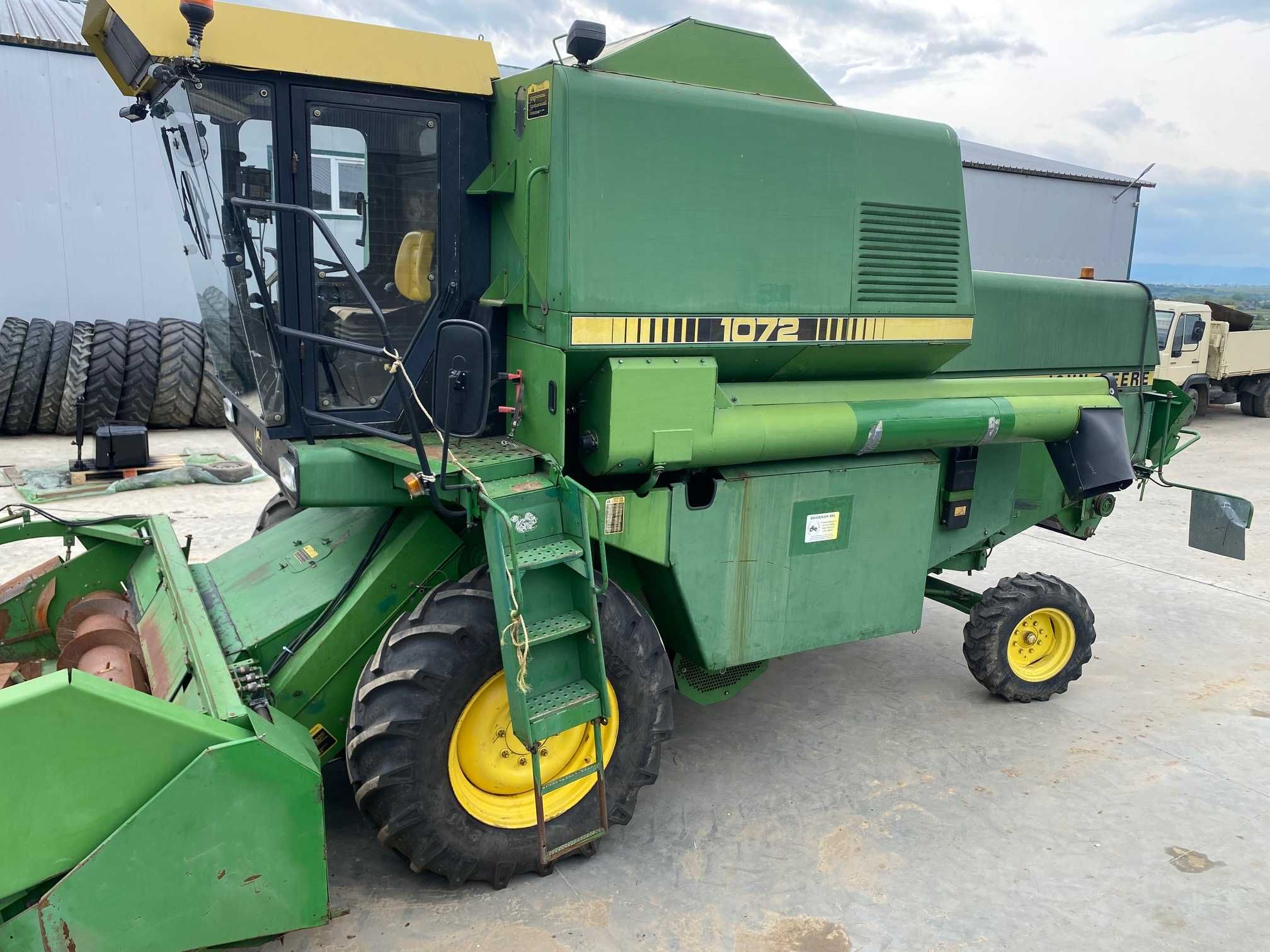 Combina John Deere 1072