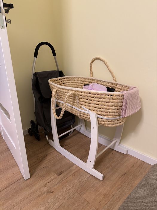 Vand pat bebe/ cosulet nou născut