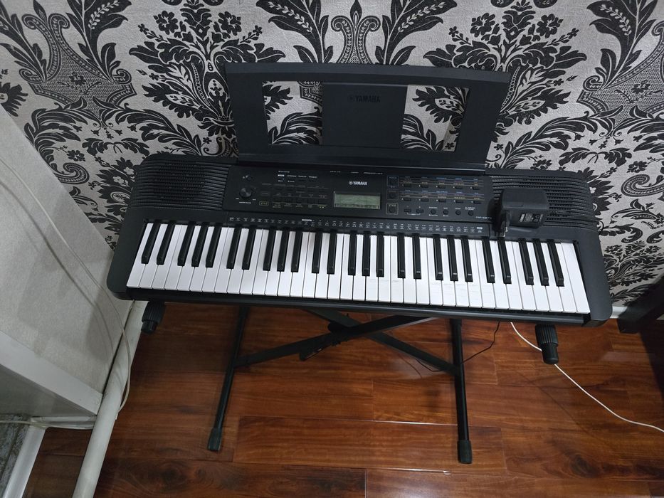 Синтезатор PSR-E273