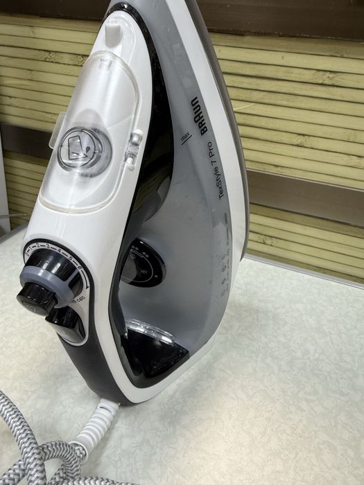 Парна ютия Braun TexStyle 7 Pro