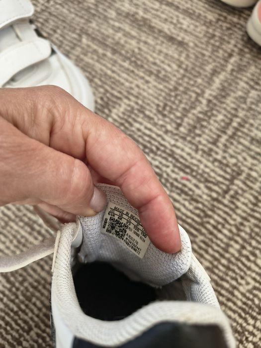 Vând lot de încălțări 21-23.