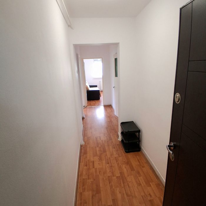 Inchiriez apartament